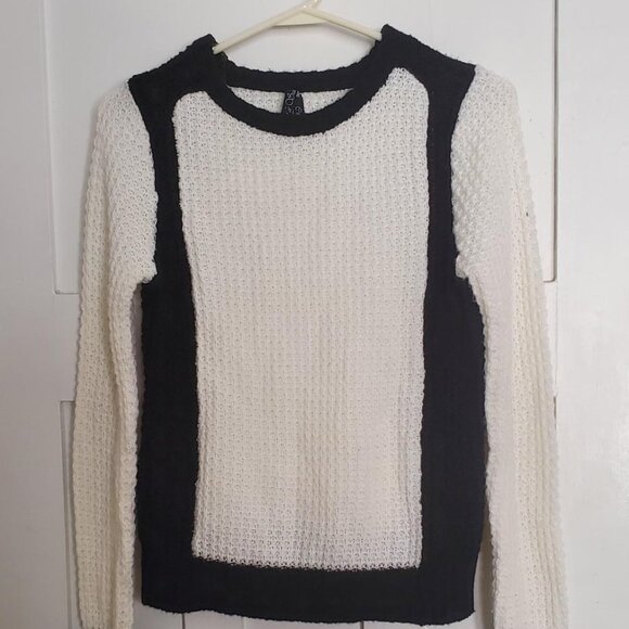 Black and White waffle knit sweater. - Picture 1 of 6